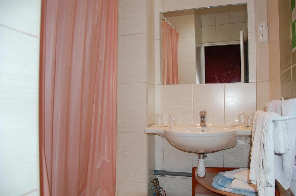 Hotel Louvre Vincenette 卢德 外观 照片